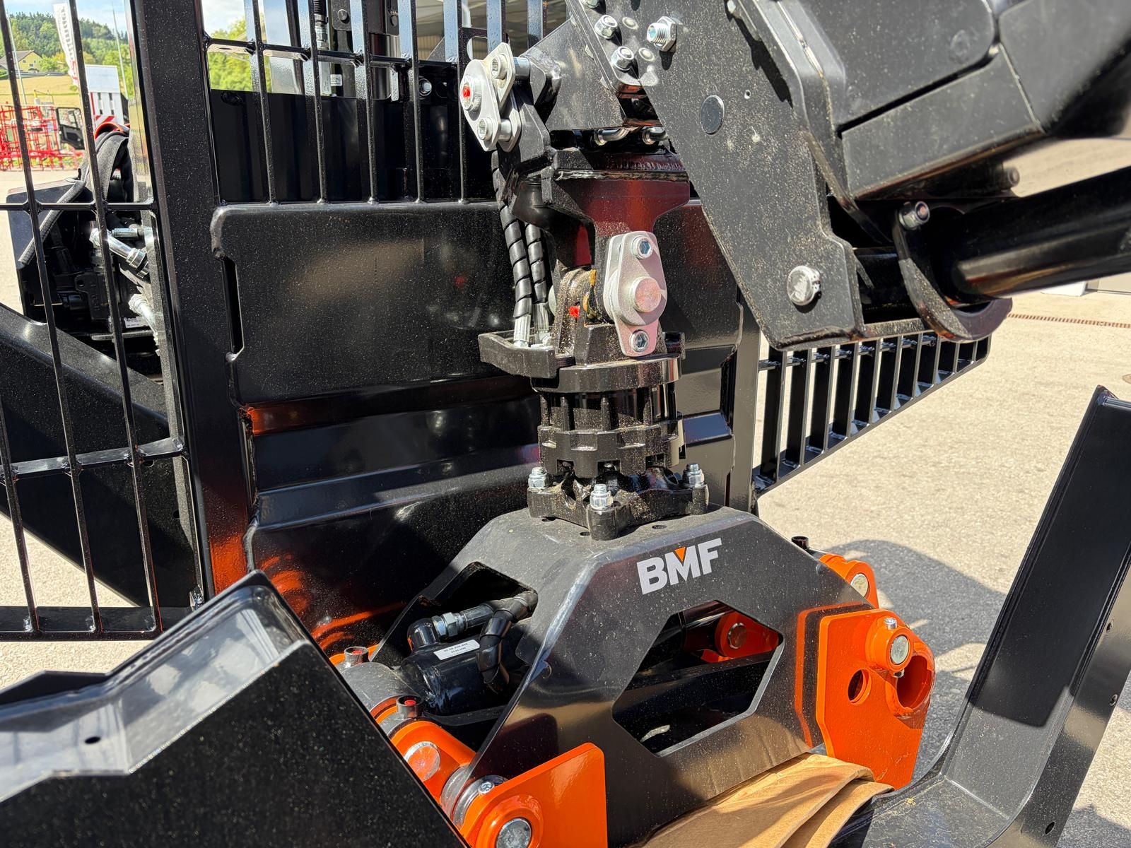 BMF 13T1 mit BMF 905 HP Kran